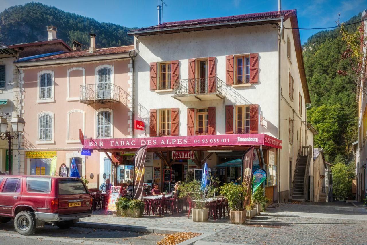 Relais Des Alpes Hotel Guillaumes Exterior photo